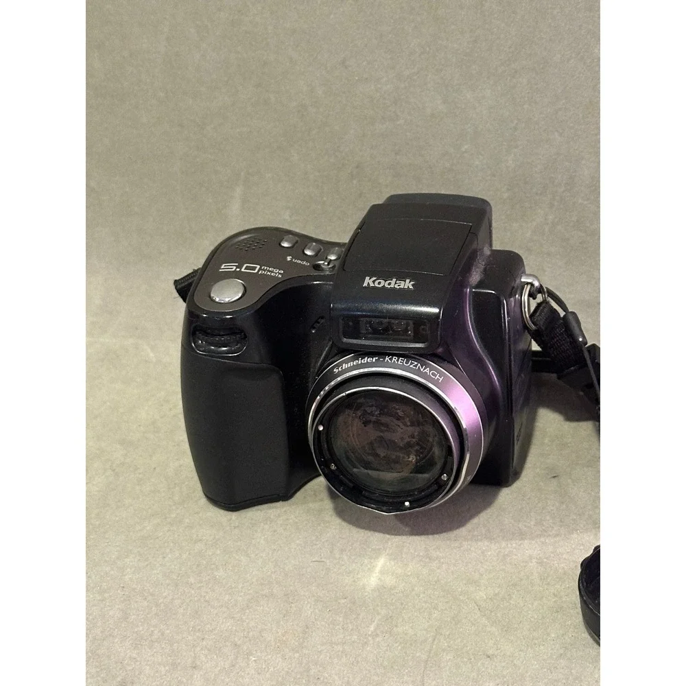 Kodak EasyShare Z7590 Digital Camera 5.0MP 10x Zoom Schneider-Kreuznach Black
